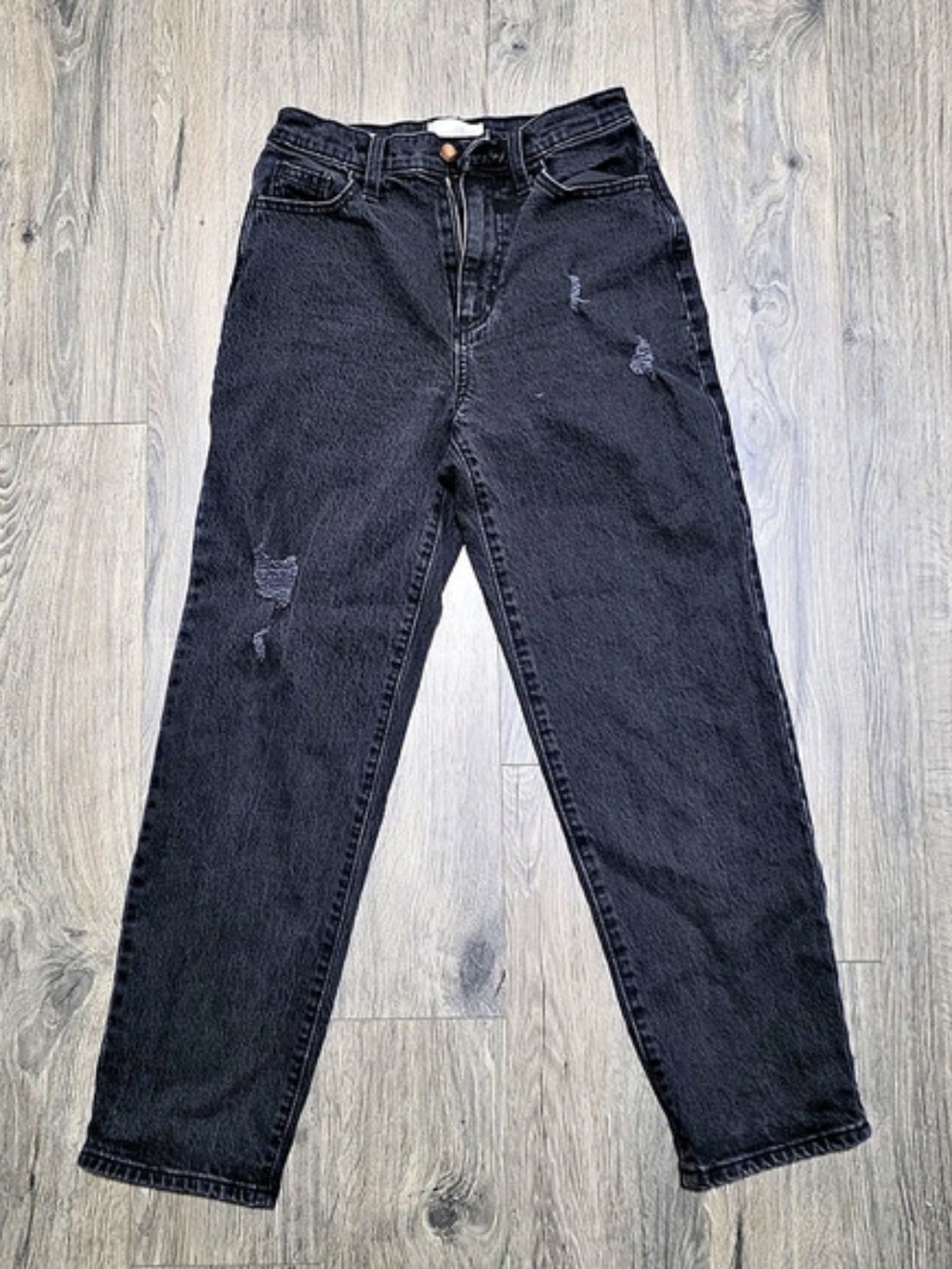 Universal Thread12 Straight Leg Distressed Jeans in Black Size 4